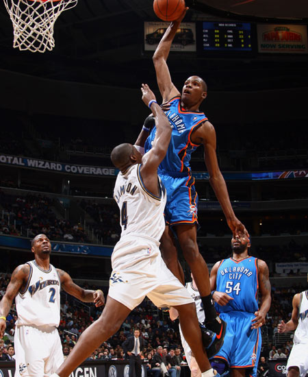 白巧克力：说特雷-杨不防守的人跟当年说我的人一样，F＊＊k them