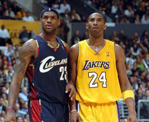 湖人连败，詹姆斯难逃责备，队友和教练选择支持他