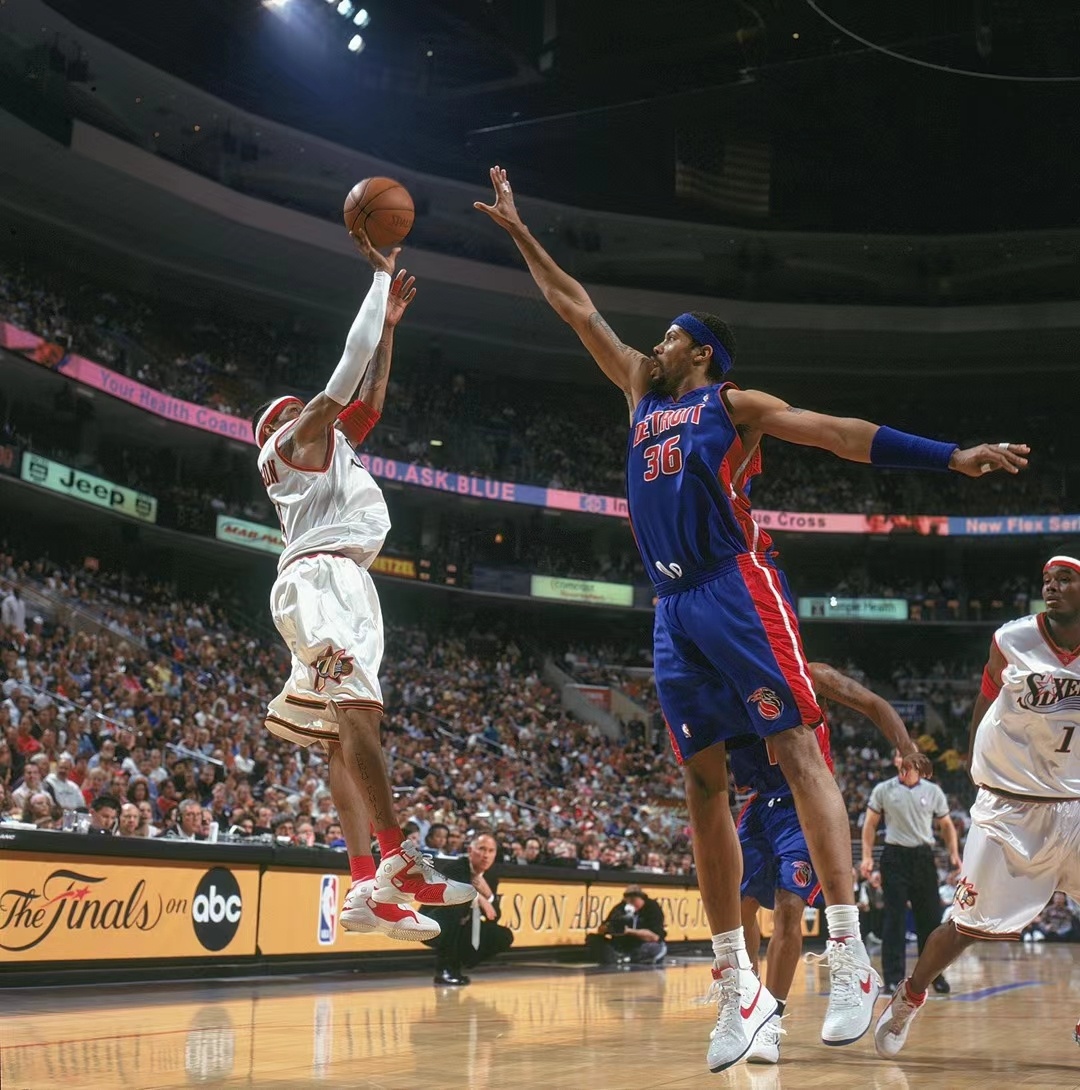 意甲战报：劳塔罗、图拉姆、恰尔汗奥卢破门，国米4-0科莫