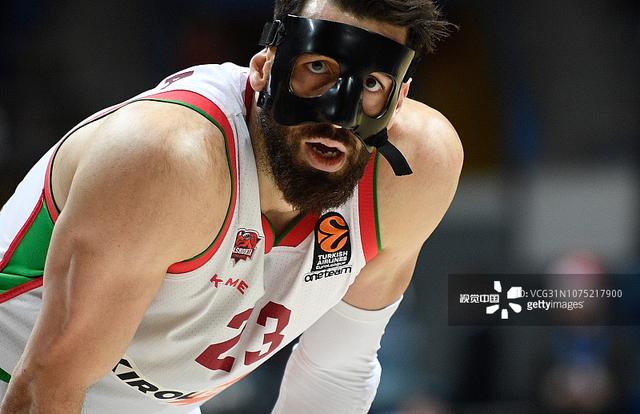 CBA俱乐部杯：上海久事99比71大胜宁波男篮，豪取两连胜！