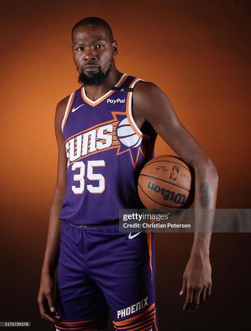 热议U22男足输越南：五后卫+偏哨都输了，非要国际日去忙全运