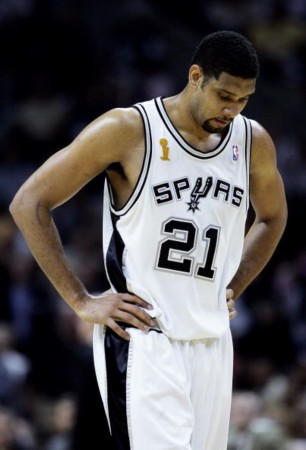 巴里·邦兹在 2002 年以 37 岁高龄拿下个人第 5 座 MVP，赛季攻击指数（OPS）冠绝古今